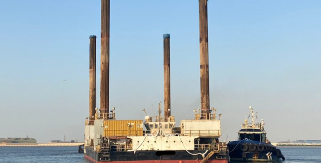 Wilhelmsen UAE Handles Jack-Up Barge Loaded on Semi-Submersible Vessel