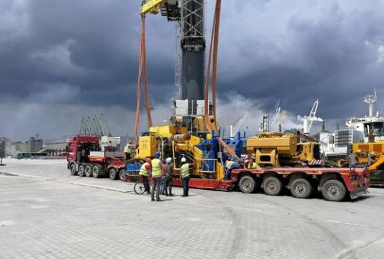 Veslam & Livo Complete Delivery of Heavy Pipelaying Machinery